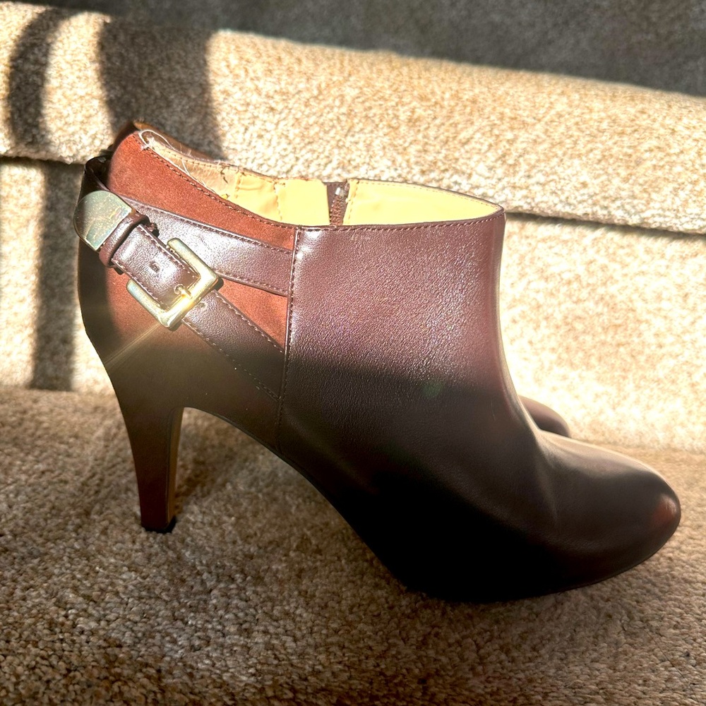 Women’s brown bootie